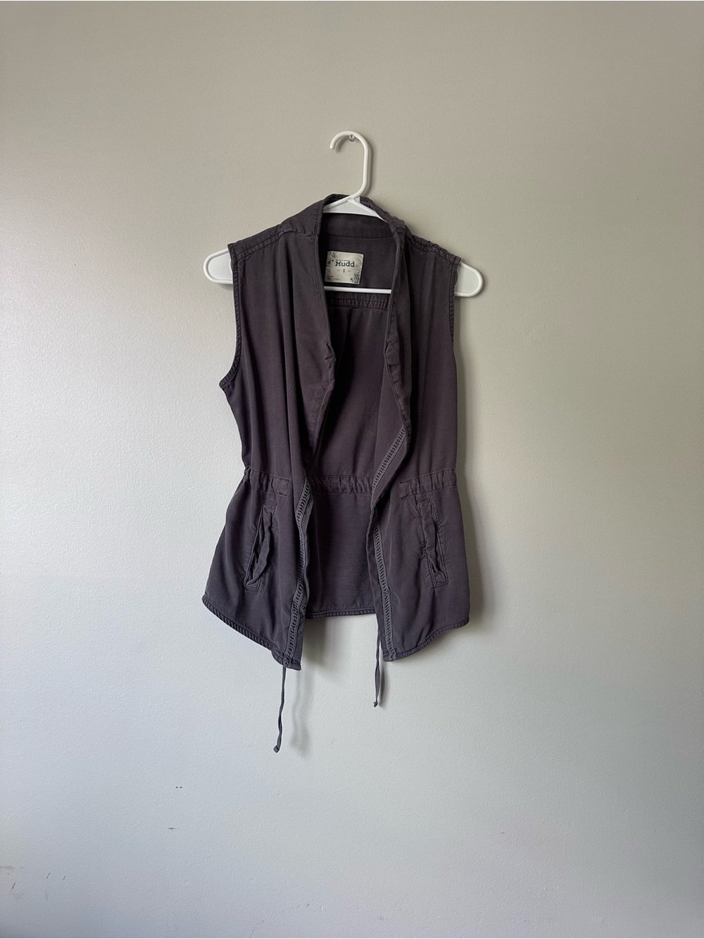Mudd Sleeveless Vest in Dusty Lavender